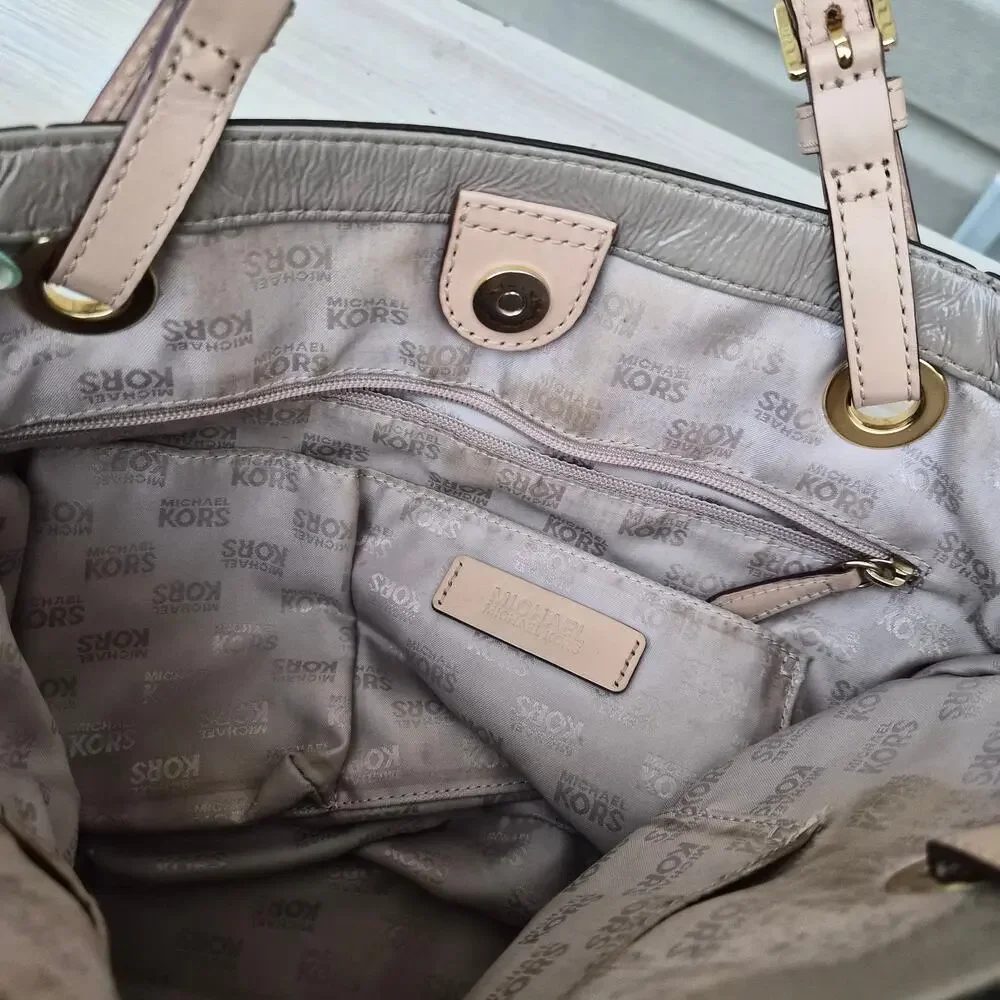 Michael Kors Voyager EW‎ Tote Leather Shoulder Bag